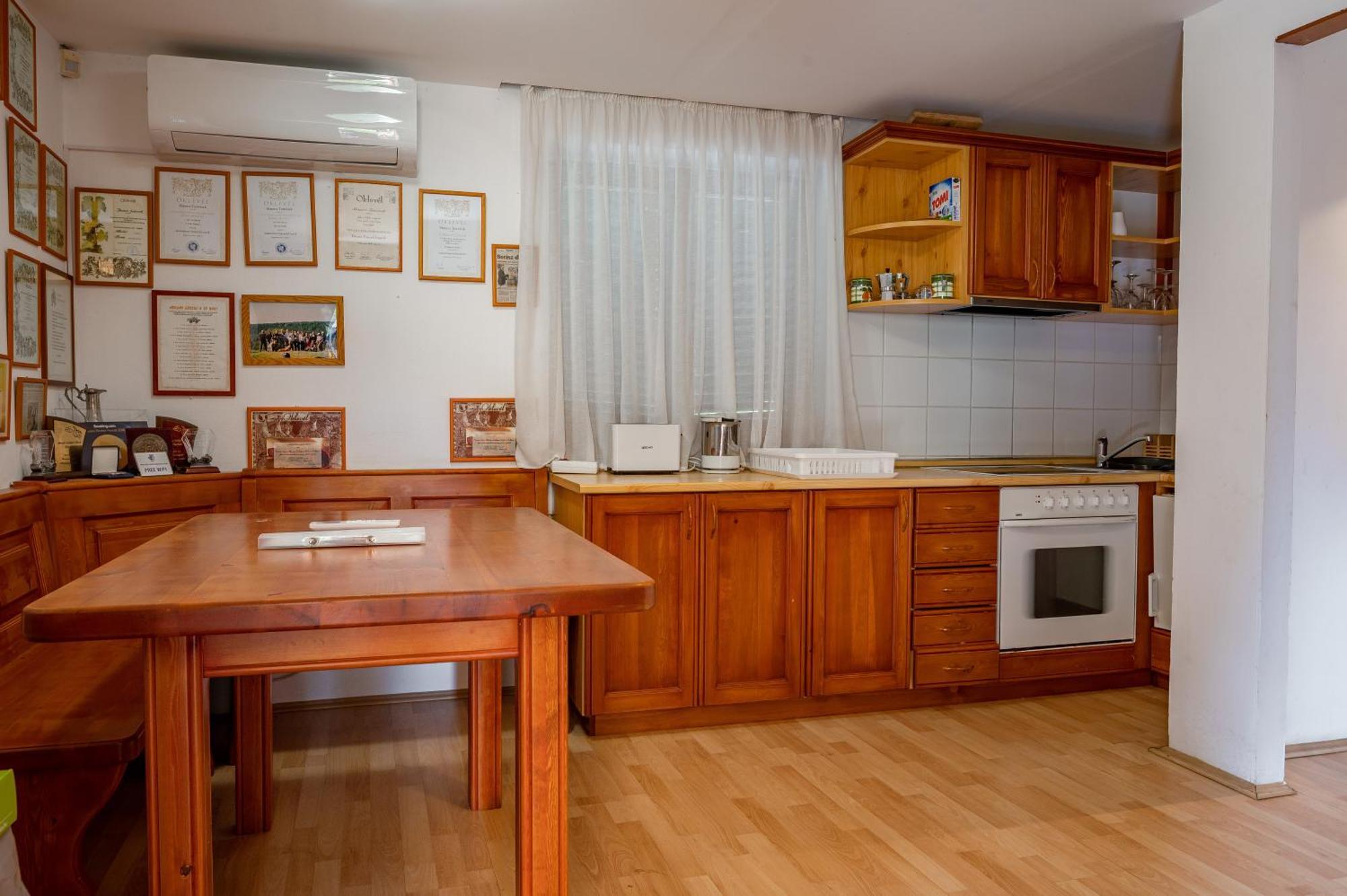 נג'קניז'ה Foerhenc Wine House & Guesthouses I-Ii-Iii מראה חיצוני תמונה